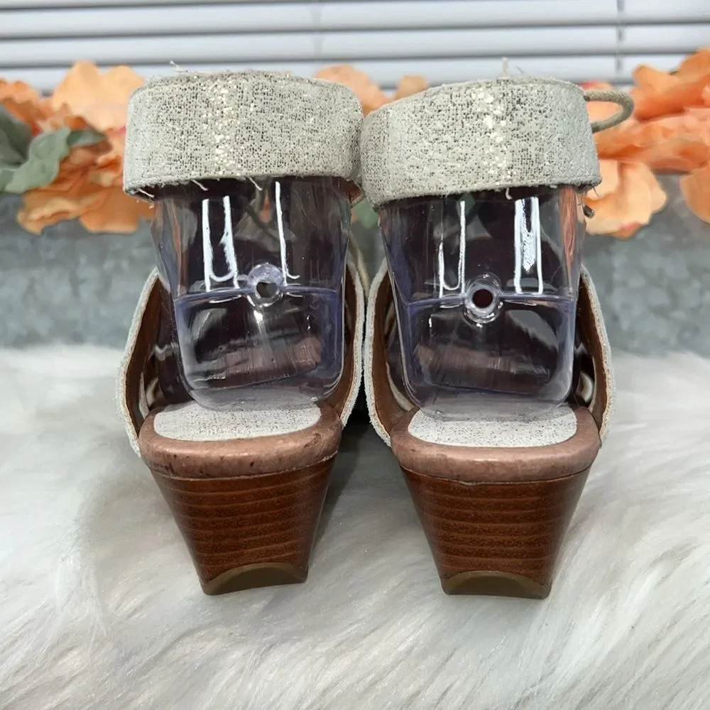 Donald J. Pliner Dalie Low Wedge Sandal Size 9